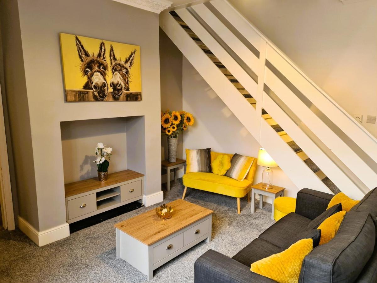Tower Views 2 Bedroom House With Private Parking Blackpool Exteriér fotografie